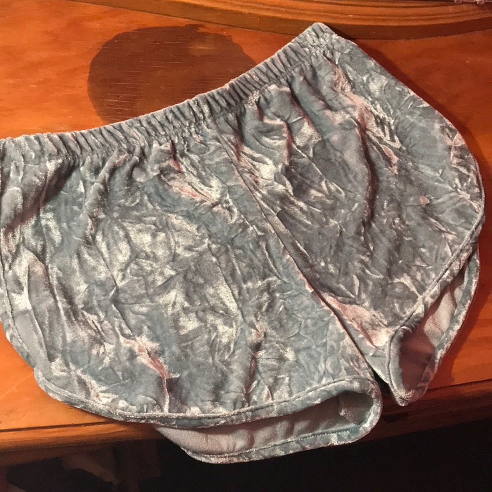 FASHION NOVA VELVET SHORTS!!